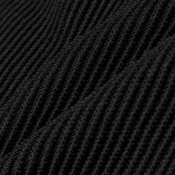 Aritzia sculpt knit cropped tube top - Picture 4 of 6